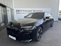 BMW i7