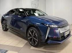 DS Automobiles N°8