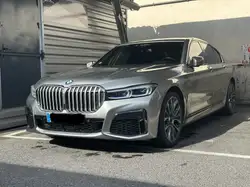 BMW 745